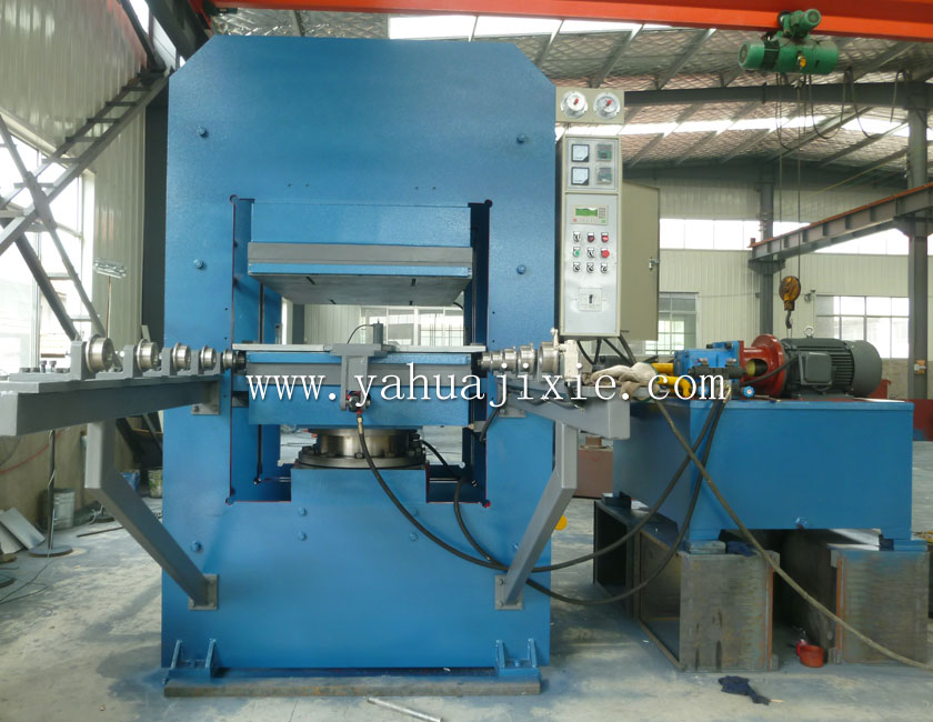 500T框式PLC控制帶自動推拉模裝置硫化機(jī)