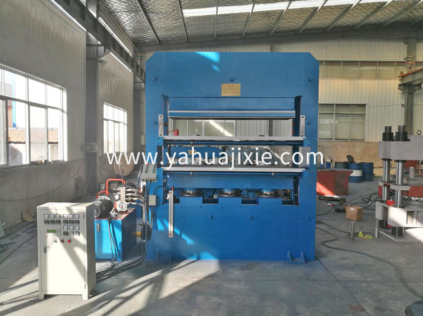 PLC帶自動(dòng)推拉模裝置硫化機(jī)