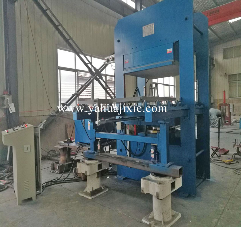 全自動控制帶自動推拉模裝置硫化機