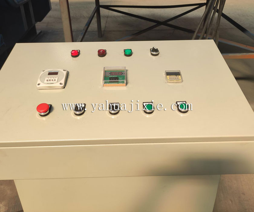 3000T硫化機(jī)大型膠板，牛棚墊子，豬舍墊子生產(chǎn)硫化機(jī)